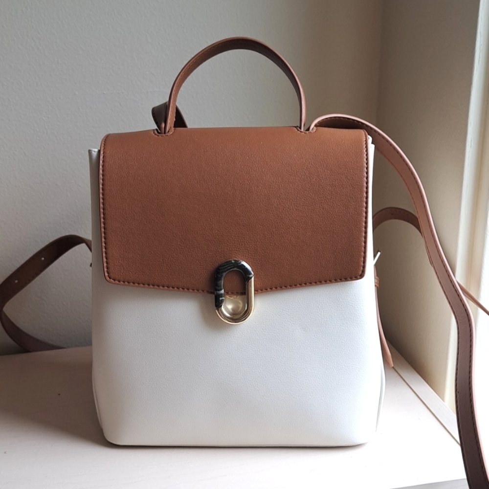 Small shoulder leather bag